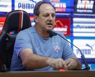 Ceni cita mau posicionamento dos meias em gol e critica calendário