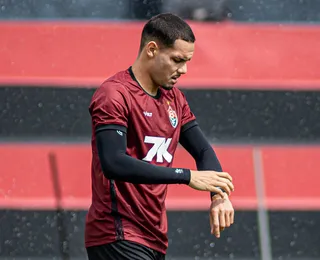 Com seis expulsos, Vitória lidera o Brasileirão em cartões vermelhos