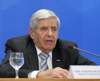 Conformado? General Heleno reage após possibilidade de prisão