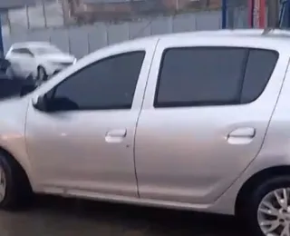 Corpos de casal são encontrados dentro de veículo em cidade da RMS