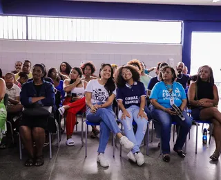 Dia da Família: secretária visita escolas em Salvador e promete reformas