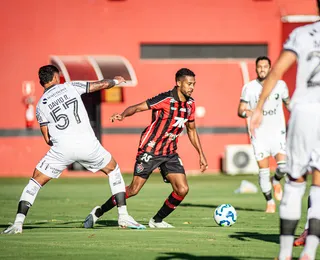 Do fim da fila à titular: Willian Oliveira "agarra chance" no Vitória