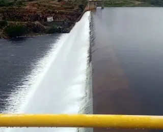 'Gato' causa grande vazamento e deixa cidades da Bahia sem água