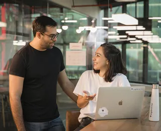 Empresa abre vagas de estágio 100% home office com R$ 3 mil em benefícios