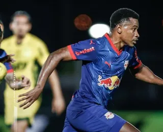 Ex-Bahia marca e freia rival direto do Tricolor no Brasileiro; assista