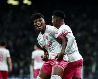 Ex-Vitória vive jogo dos sonhos e decide na Champions League; assista