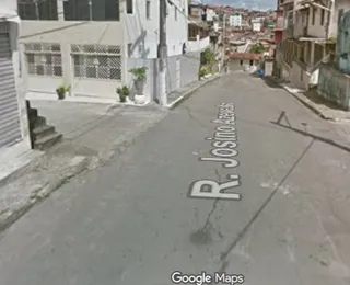 Facção rouba e destrói carro de empresa de internet em Salvador - Imagem