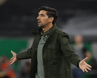 Após ano sem título, Abel coloca cargo à disposição no Palmeiras