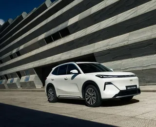 Primeiro híbrido da parceria Renault-Geely é anunciado no Salão do Automóvel; veja detalhes
