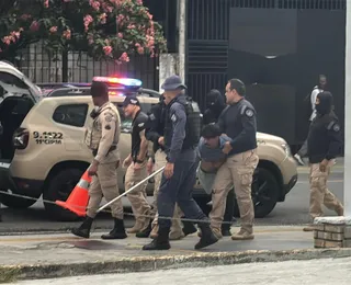 Homem que aterrorizava pessoas com cachorro é preso na Graça