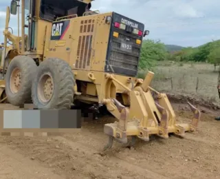 Idoso morre após máquina de obra atingir moto em Feira de Santana