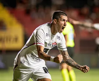Invicto! Vitória emenda sequência sem derrotas e reage no Brasileirão