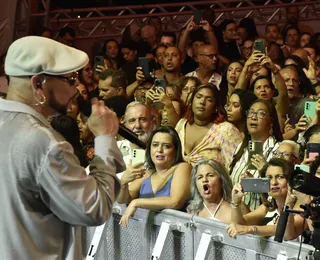Jau coloca público para dançar com show envolvente na Arena A TARDE