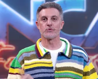 Luciano Huck surge com roupa caríssima de crochê: "Ele pode pagar" - Imagem