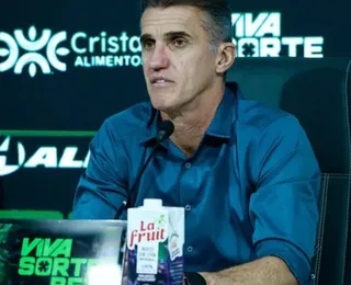 Técnico ex-Vitória bate boca com jornalista em coletiva após clássico