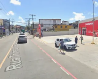 Motociclista bate em carro e morre atropelado por ônibus em Pernambués