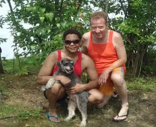 Mulher é presa por planejar morte do irmão e do cunhado