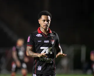 No banco contra o Vasco, Matheuzinho vive situação incomum na carreira