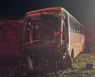 Ônibus com destino à Bahia se envolve em acidente no Distrito Federal