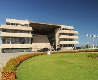 Após mudanças, Alba atualiza composição de comissões da Casa