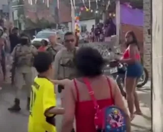 PM dá tapa em rosto de mulher durante festa infantil em Salvador; assista