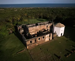 Paraíso baiano guarda o único castelo medieval das Américas
