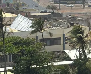 Susto: ventania arranca telhado de escola em Salvador