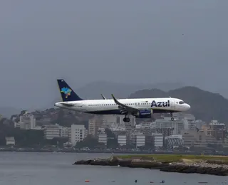 Voo é interrompido após suspeita de bomba dentro do avião