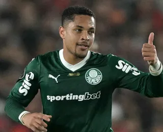 Postagem homofóbica pode tirar Vitor Roque de Palmeiras x Vitória