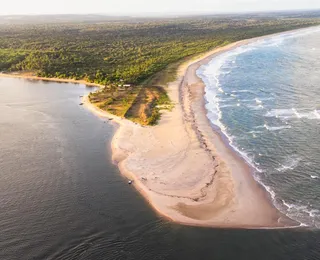 Praia “secreta” da Bahia terá seis dias de festa no Réveillon 2026