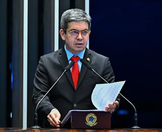 Randolfe faz grave relação entre megaoperação no Rio e eleições