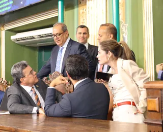 Salvador: Câmara decide futuro de professores e R$ 95 mi dos 'amarelinhos'