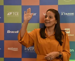 Secretária alfineta família Magalhães e elogia mudança: “Escola tem força”