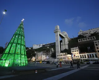 Simples, barata e diferente: conheça a árvore de Natal que virou tendência