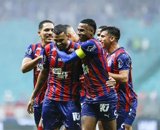 Soberano, Bahia destrona gigantes e lidera o Brasileirão como mandante