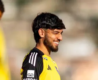 Venda histórica do Bahia é alvo de protesto inusitado em novo clube