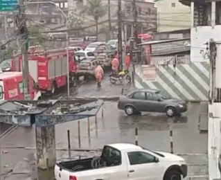 Urgente! Casa desaba e deixa pessoas soterradas em Cajazeiras