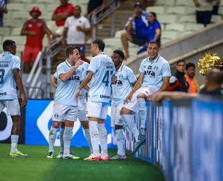 VÍDEO: atacante especulado no Bahia marca gol "bizarro" no Brasileirão