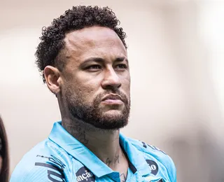 Neymar fecha contrato de mais um ano com o Santos