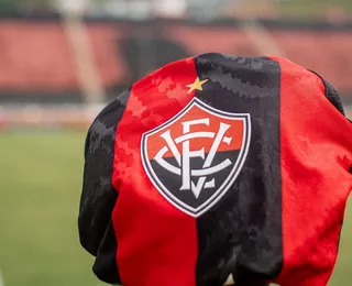 Ex-Vitória faz gol por Seleção e é eleito esportista do ano