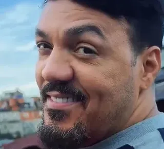 Antes de viver par romântico, Belo “desaparece” de Três Graças - Imagem