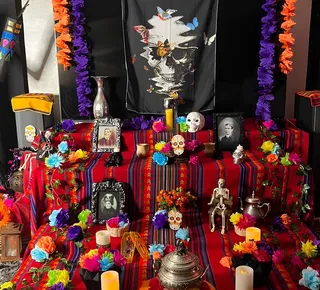 Casas baianas trocam santos por abóboras e viram palco de Halloween - Imagem