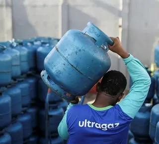 Brasileiros passam a receber gás de cozinha de graça neste mês; entenda - Imagem