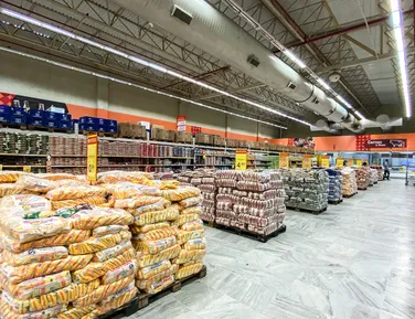 Fim da escala 6x1: rede de supermercados adota medida para trabalhadores - Imagem