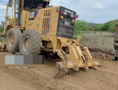 Idoso morre após máquina de obra atingir moto em Feira de Santana - Imagem