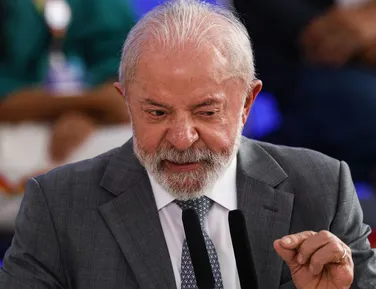 Lula sanciona lei que eleva taxação de bets e veta emendas bilionárias - Imagem