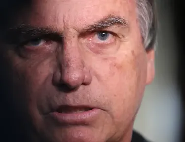 Bolsonaro relata dores de cabeça por barulho de gerador na prisão - Imagem