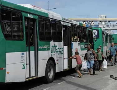 Protesto de rodoviários pode atrasar ônibus em Salvador nesta terça; entenda - Imagem