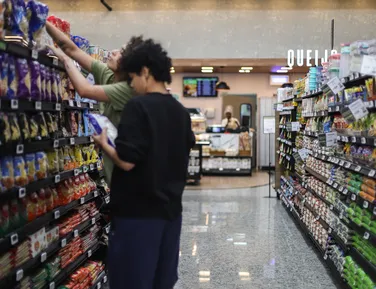 Mercados podem aderir contratação por hora para compensar escala 5x2 - Imagem