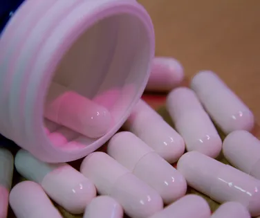 Remédio antigo para pressão alta pode frear tumor cerebral, diz estudo - Imagem